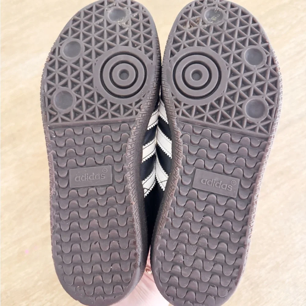 Adidas Samba Black & White Classic Sneakers 4.5 Youth - Picture 8 of 8